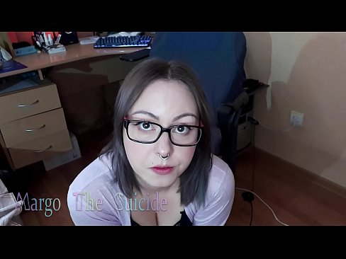 ❤️ Seksuali mergina su akiniais giliai čiulpia dildo į kamerą ️ Anal video prie mūsų ☑