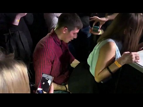 ❤️ Tikras seksas rusų naktiniame klube. 18-metė rusų mergina išangėje ir makštyje dulkinama naktiniame klube ️ Anal video prie mūsų ☑